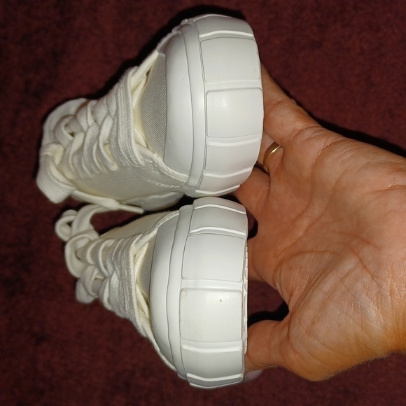 ZARA TENNIS SHOES.     NWOT - Picture 4 of 12